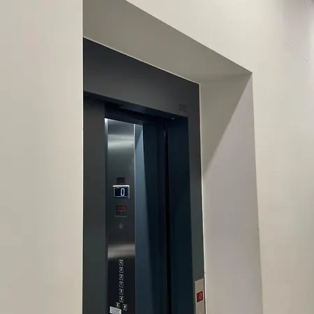 Parkside Designer Duplex Free Parking Lägenhet *