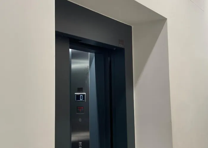 Parkside Designer Duplex Free Parking شقة *