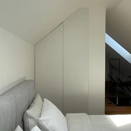 Parkside Designer Duplex Free Parking Apartament